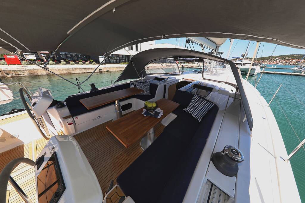 Sailing yacht Hanse 508 Charlabelle - OW