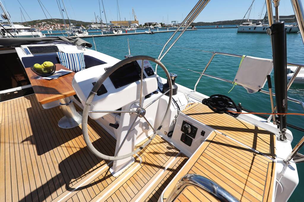 Sailing yacht Hanse 508 Charlabelle - OW