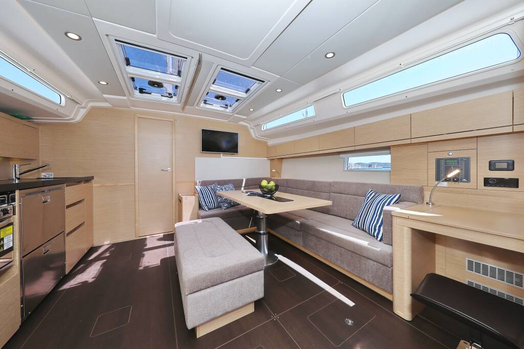 Sailing yacht Hanse 508 Charlabelle - OW