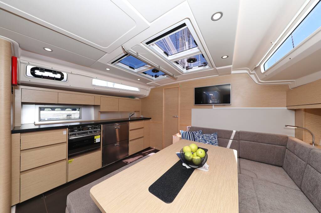 Sailing yacht Hanse 508 Charlabelle - OW