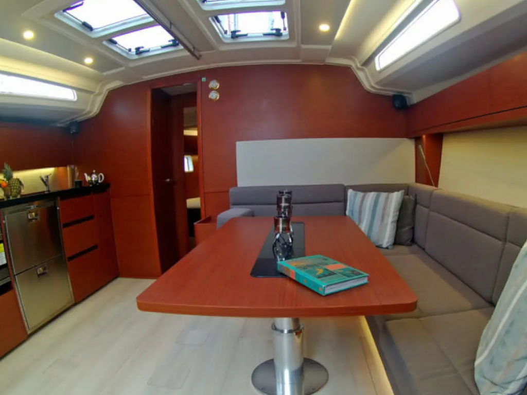 Sailing yacht Hanse 508 Aktea