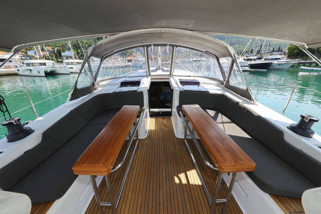 Sailing yacht Hanse 508 Uptown Girl