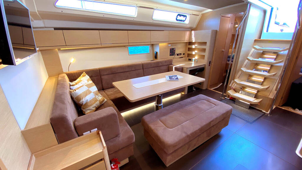 Sailing yacht Hanse 508 Golden Box