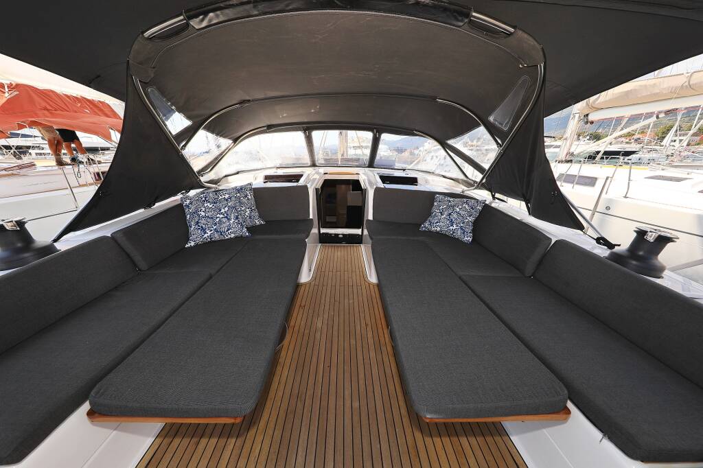 Sailing yacht Hanse 508 Attraction