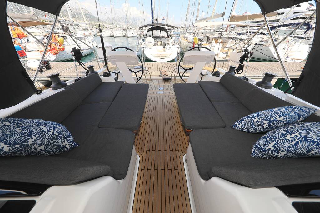 Sailing yacht Hanse 508 Attraction