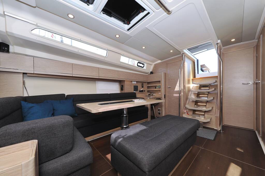 Sailing yacht Hanse 508 Attraction
