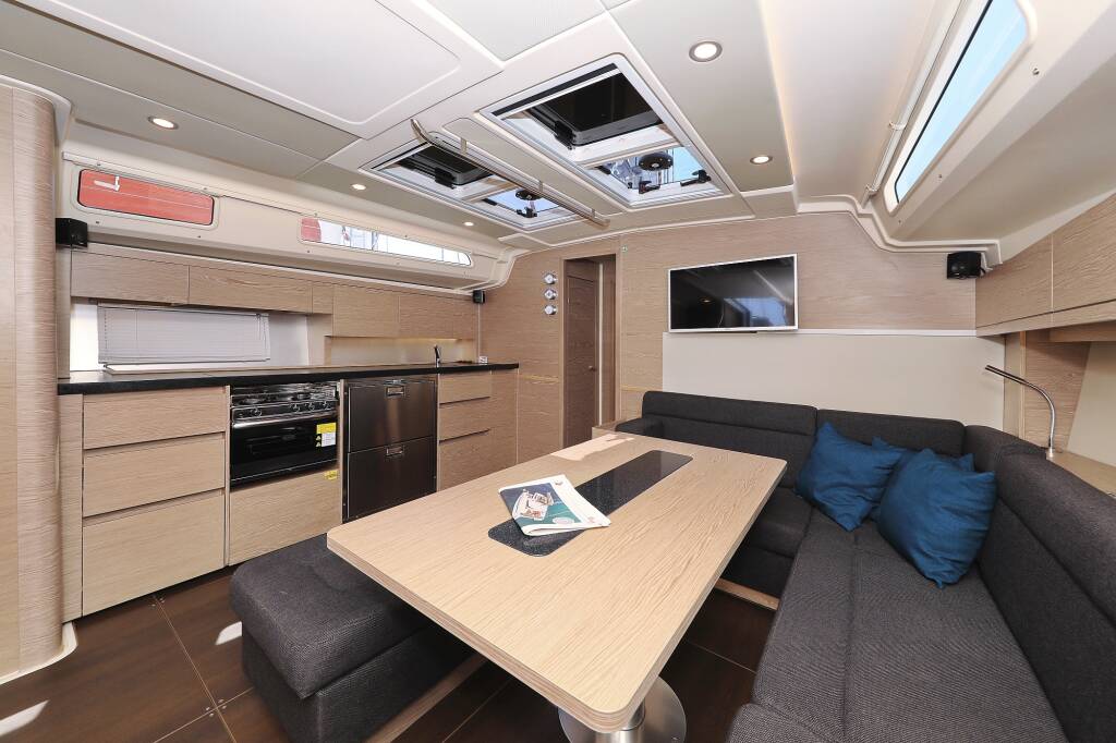 Sailing yacht Hanse 508 Attraction