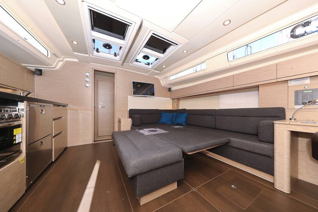 Sailing yacht Hanse 508 Attraction