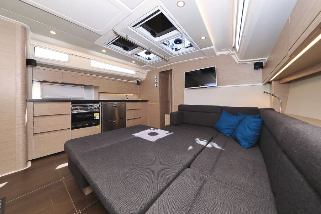 Sailing yacht Hanse 508 Attraction