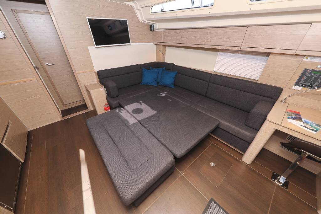 Sailing yacht Hanse 508 Attraction