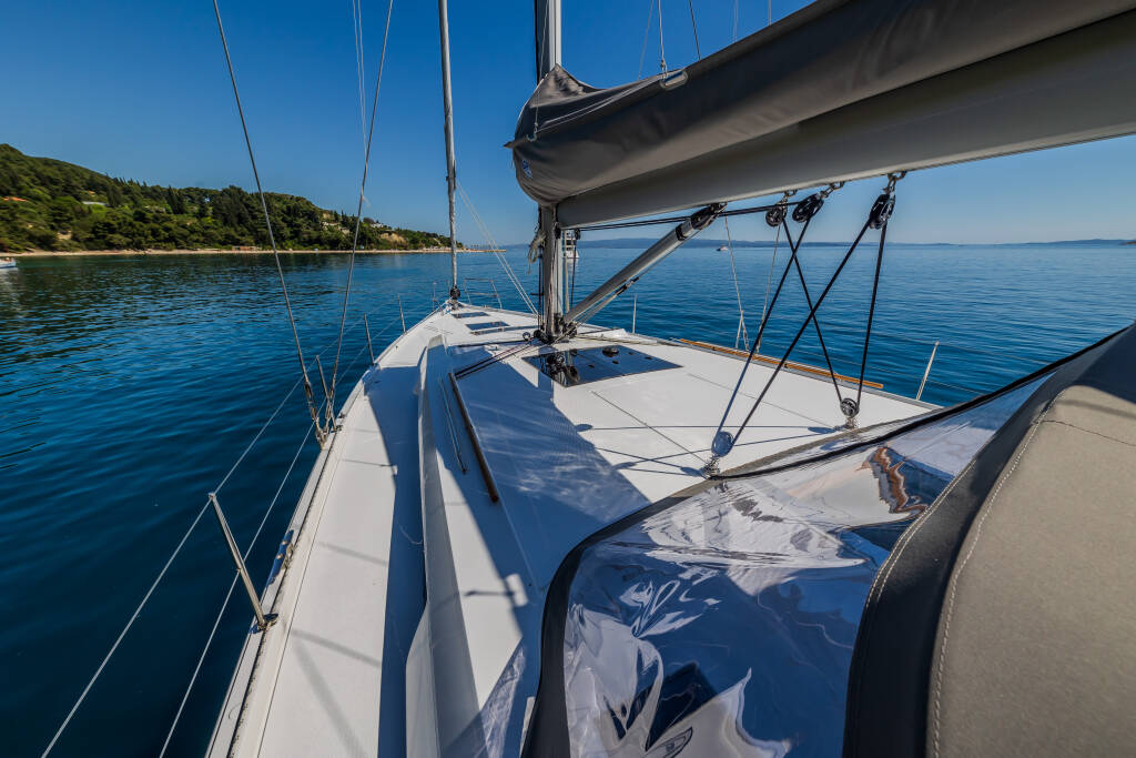Sailing yacht Hanse 510 Vivid