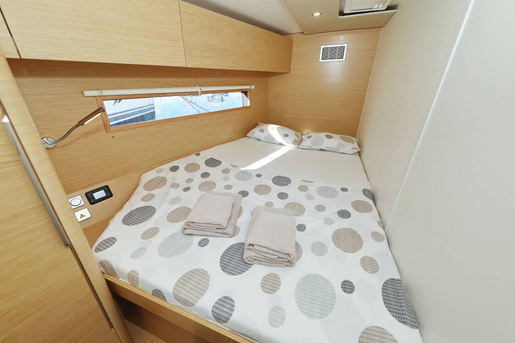 Sailing yacht Hanse 510 Vivid
