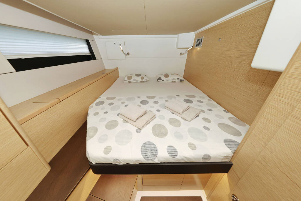 Sailing yacht Hanse 510 Vivid