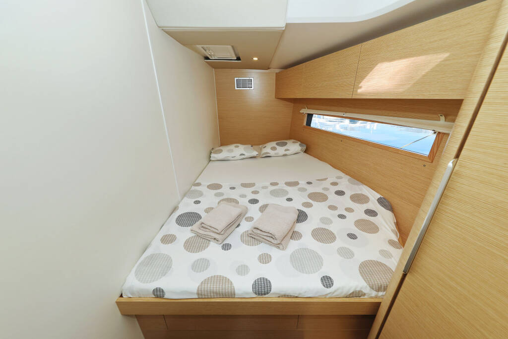 Sailing yacht Hanse 510 Vivid