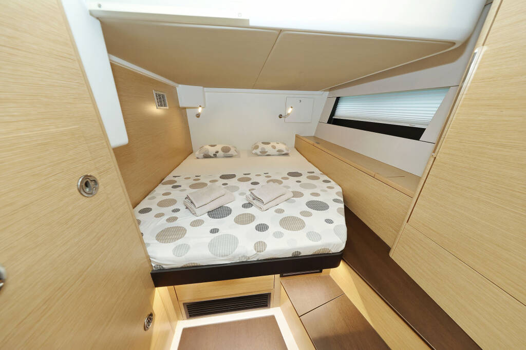 Sailing yacht Hanse 510 Vivid