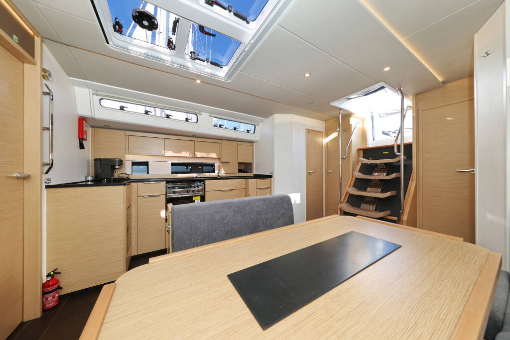 Sailing yacht Hanse 510 Tropea - OW