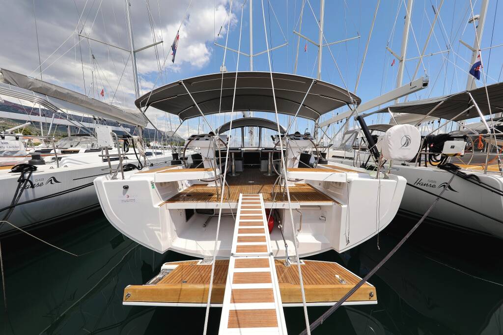 Sailing yacht Hanse 548 Stargazing
