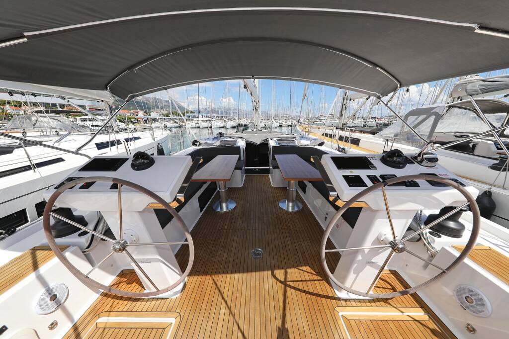 Sailing yacht Hanse 548 Stargazing