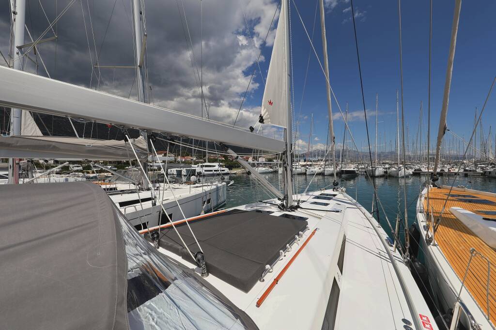 Sailing yacht Hanse 548 Stargazing