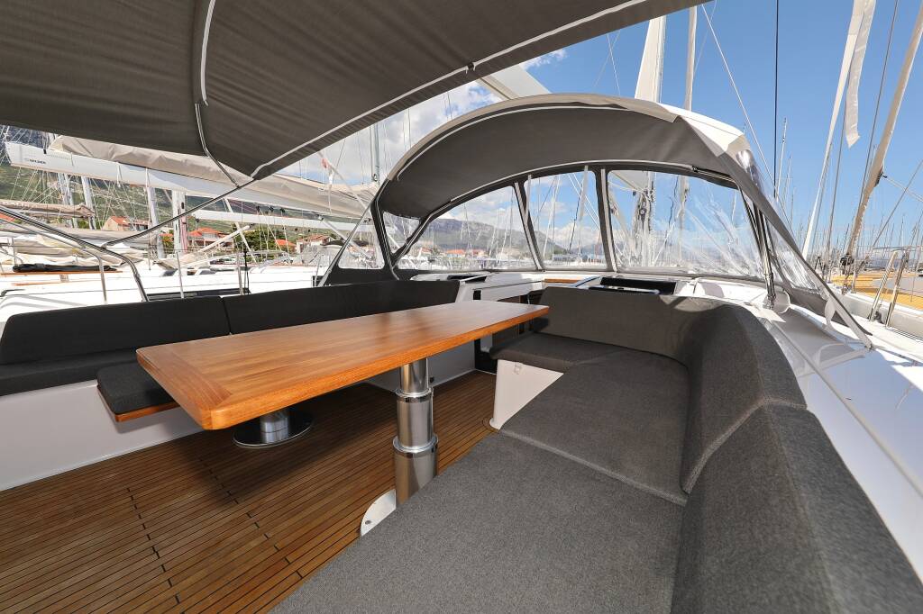 Sailing yacht Hanse 548 Stargazing