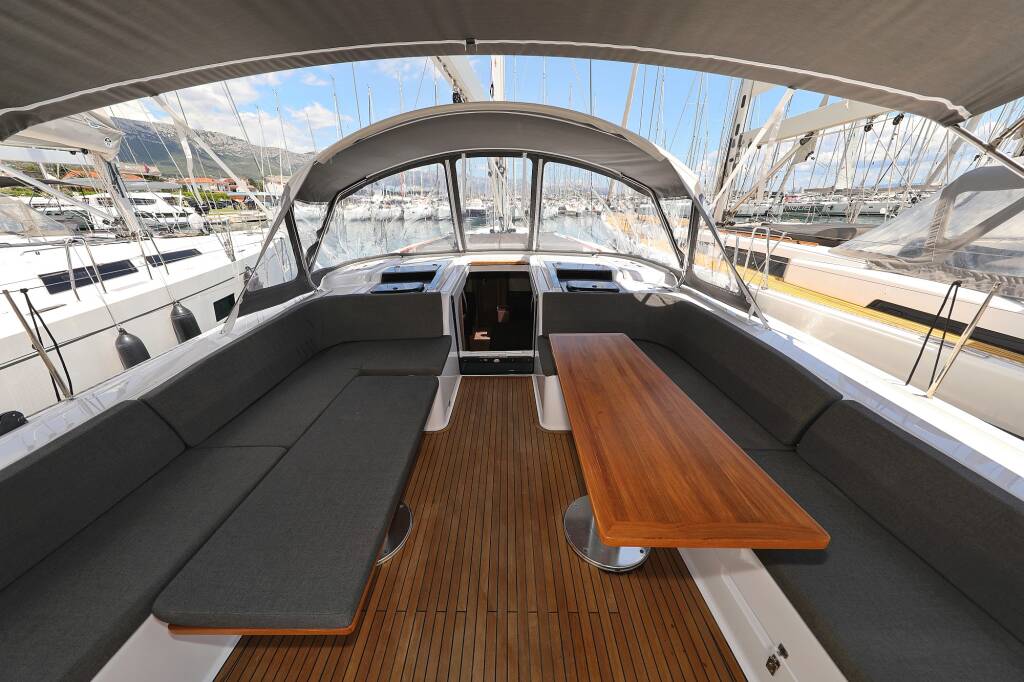 Sailing yacht Hanse 548 Stargazing