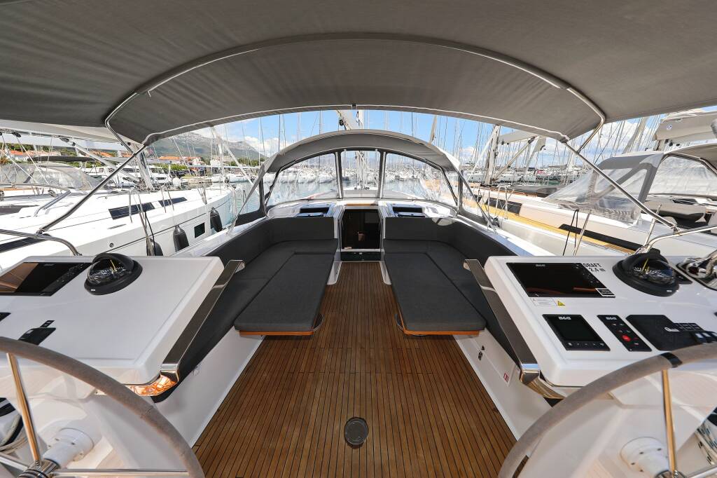 Sailing yacht Hanse 548 Stargazing