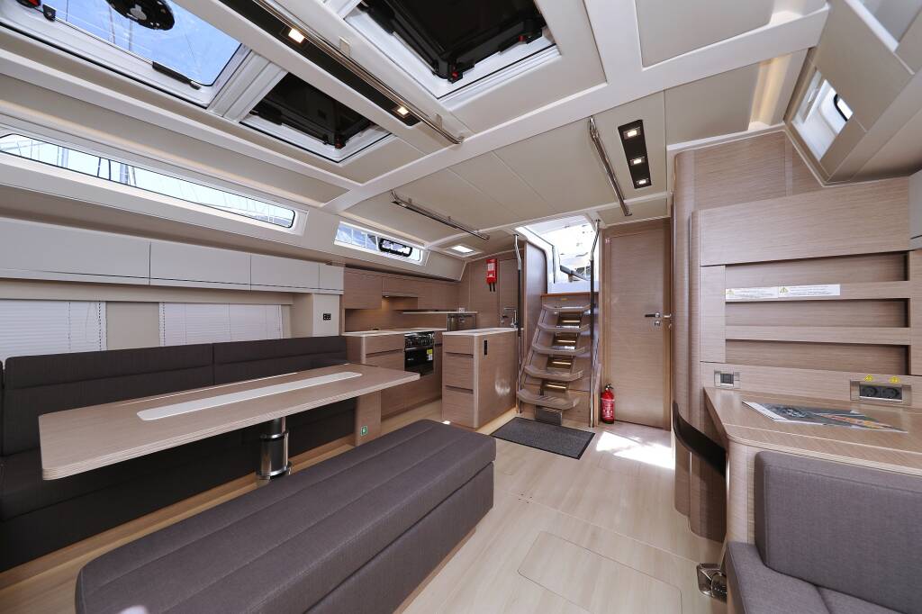 Sailing yacht Hanse 548 Stargazing
