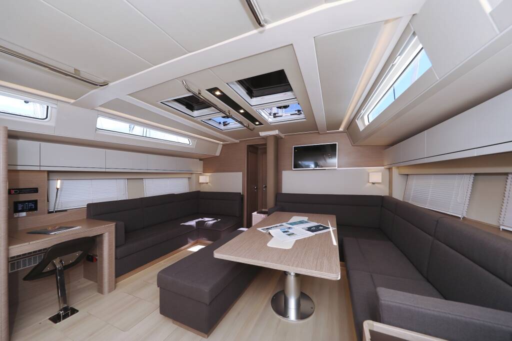 Sailing yacht Hanse 548 Stargazing