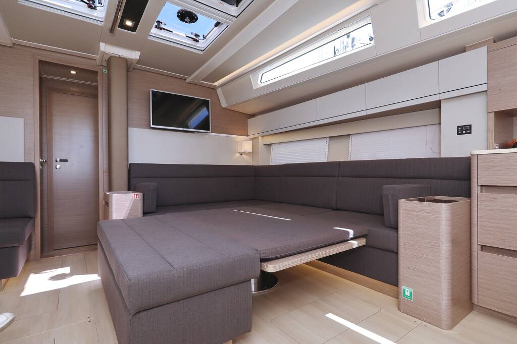 Sailing yacht Hanse 548 Stargazing