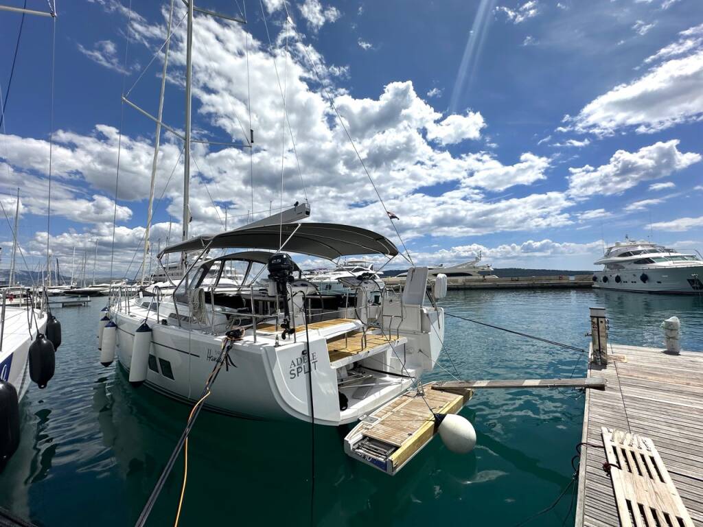 Sailing yacht Hanse 548 Adele