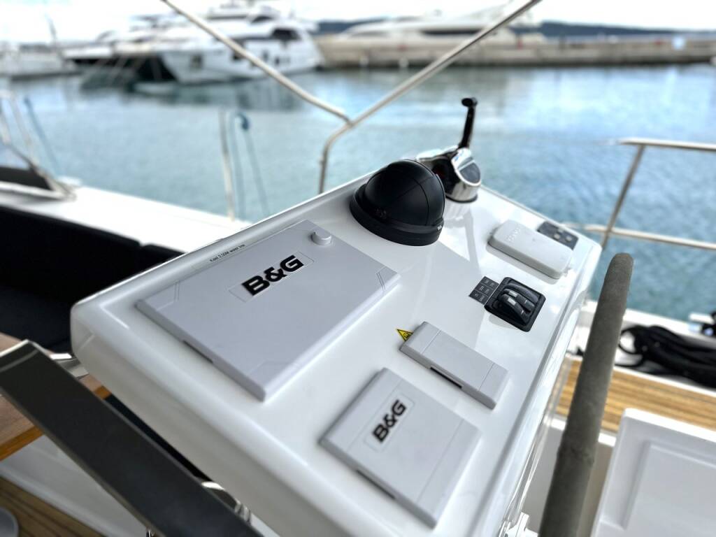 Sailing yacht Hanse 548 Adele