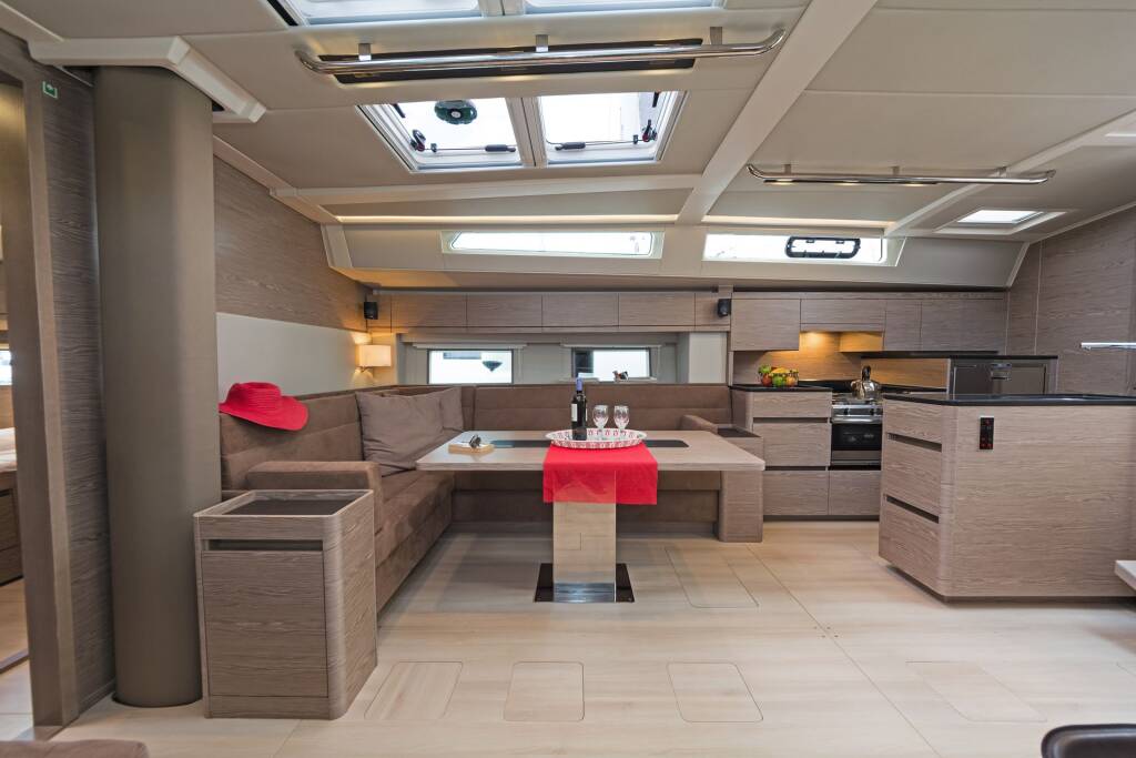 Sailing yacht Hanse 548 Joy