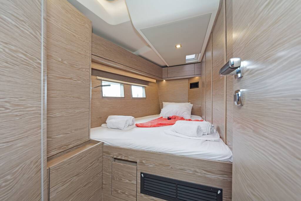 Sailing yacht Hanse 548 Joy