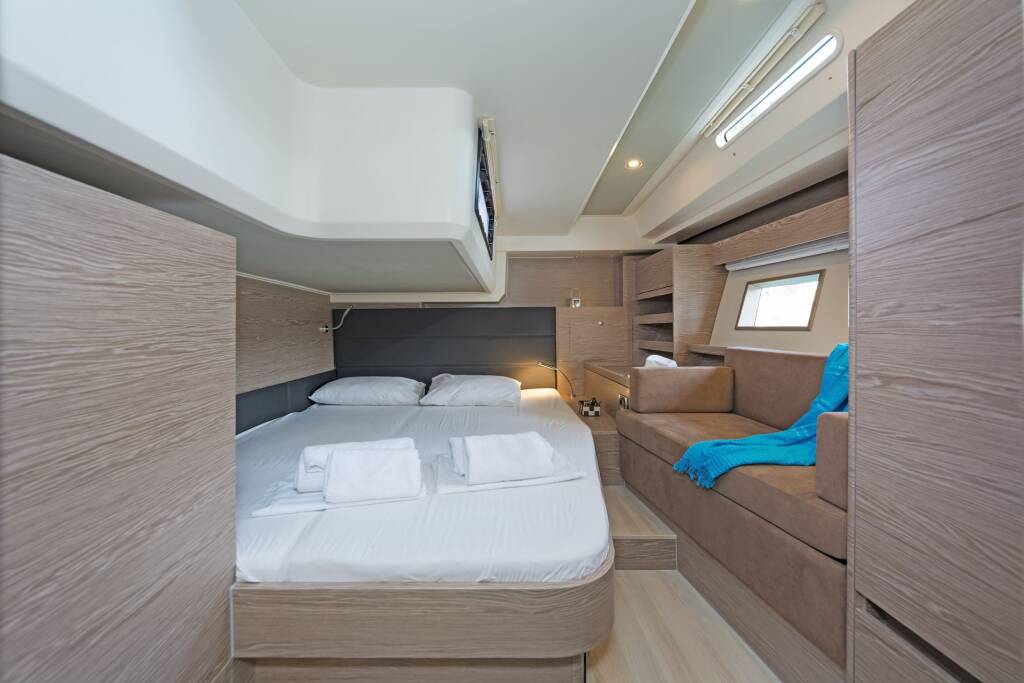 Sailing yacht Hanse 548 Joy