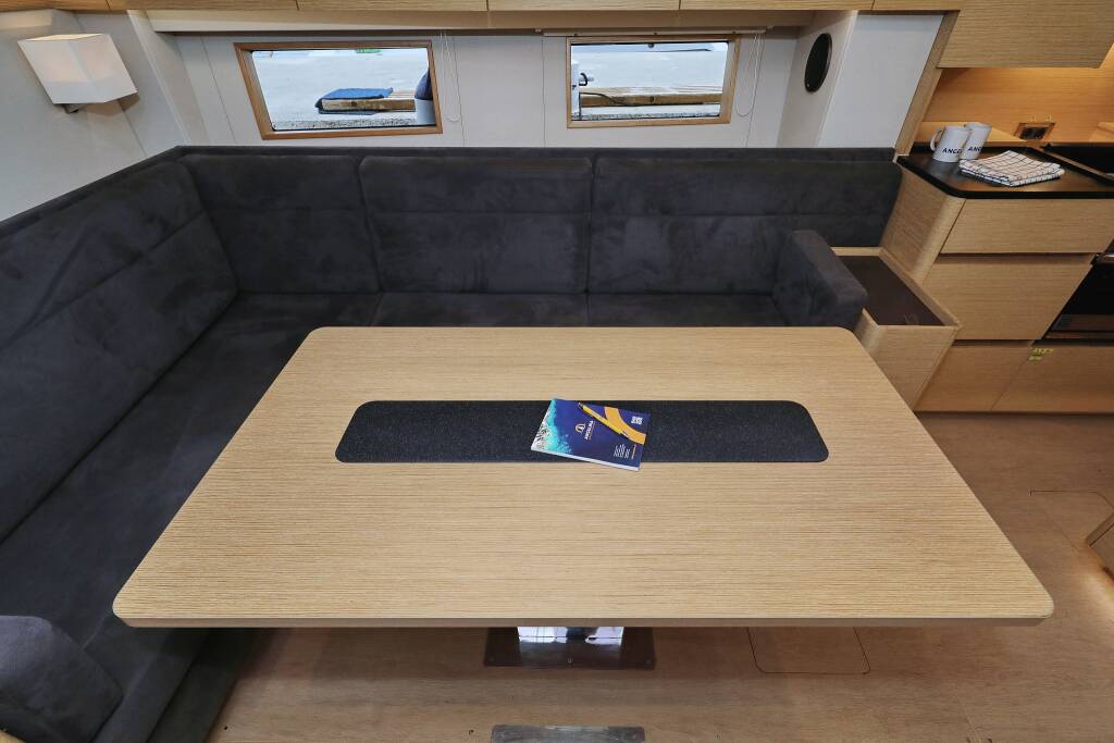 Sailing yacht Hanse 548 Air King