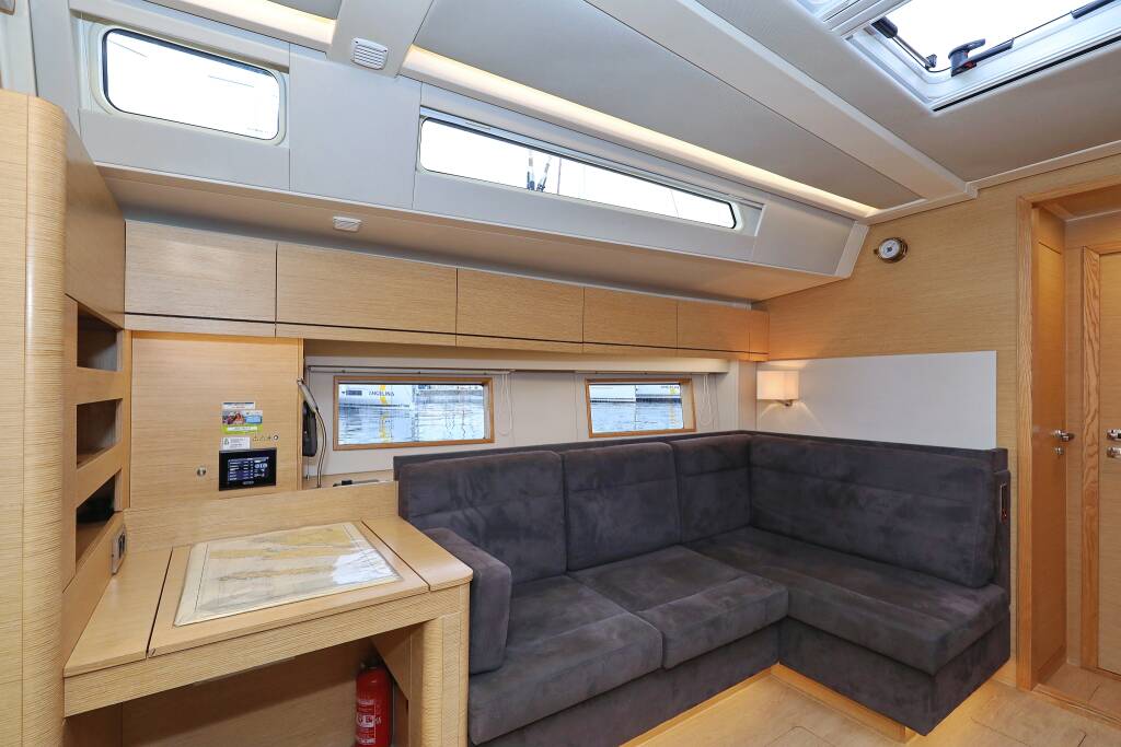 Sailing yacht Hanse 548 Air King