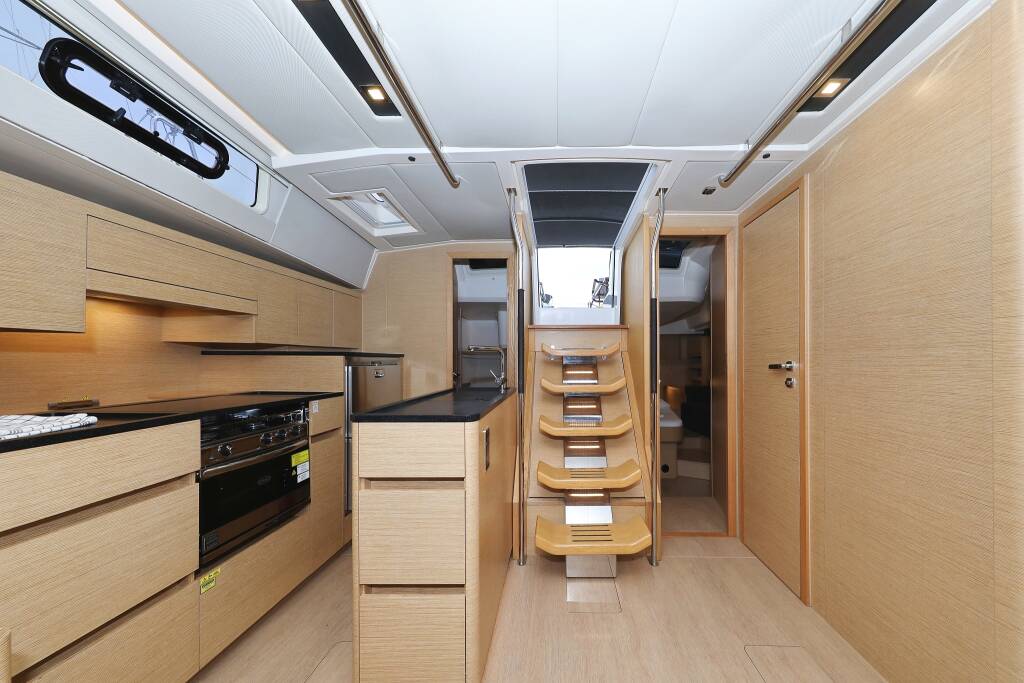 Sailing yacht Hanse 548 Air King
