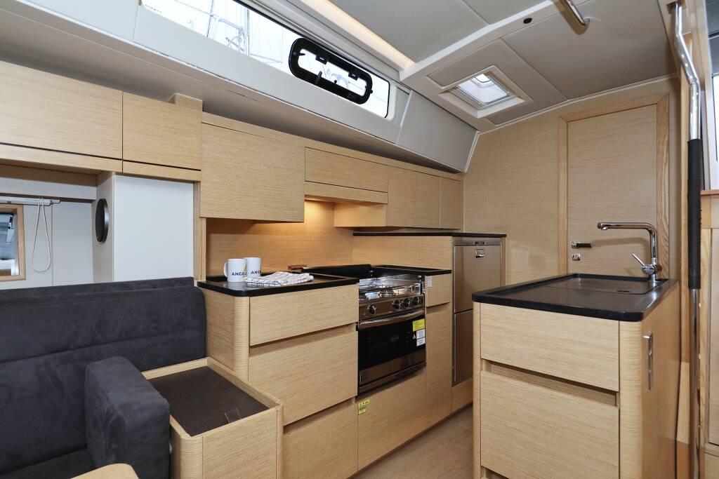 Sailing yacht Hanse 548 Air King