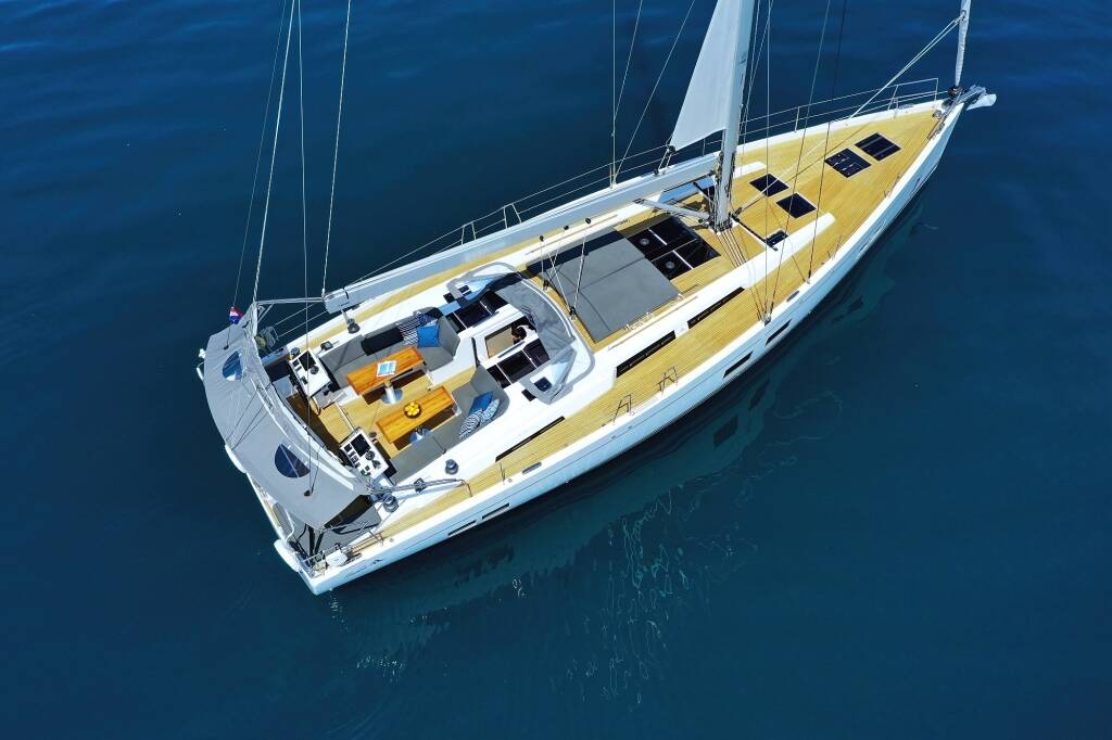 Sailing yacht Hanse 588 Mivasa