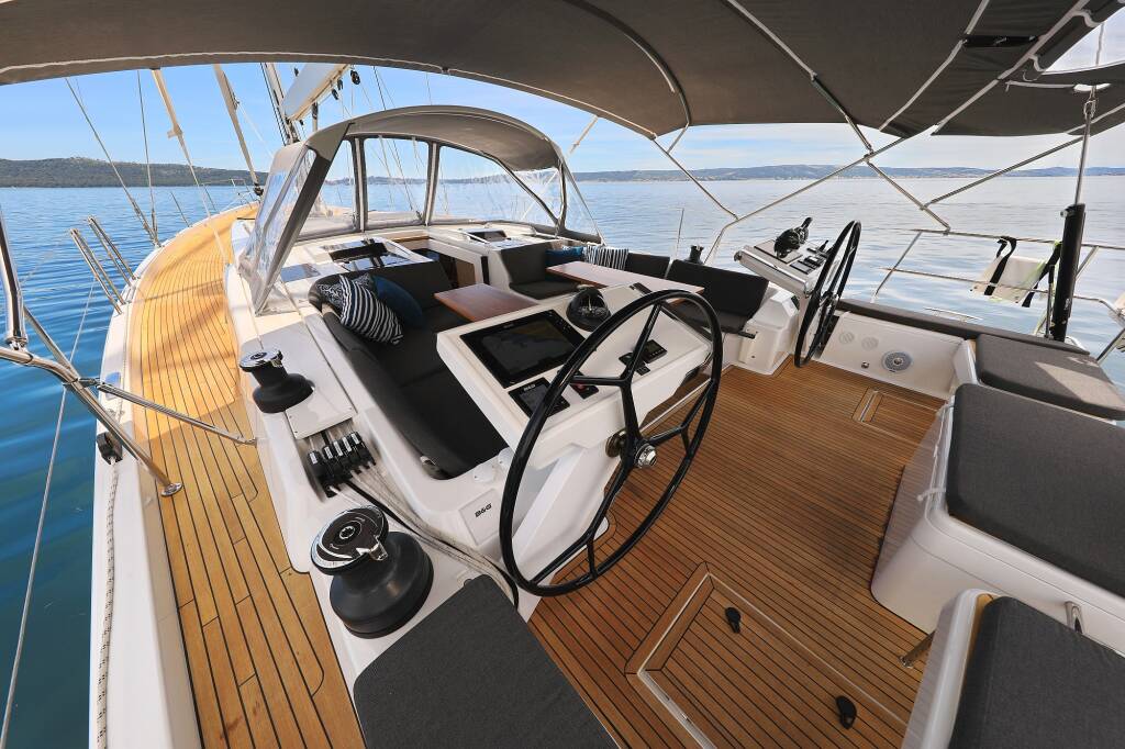 Sailing yacht Hanse 588 Mivasa