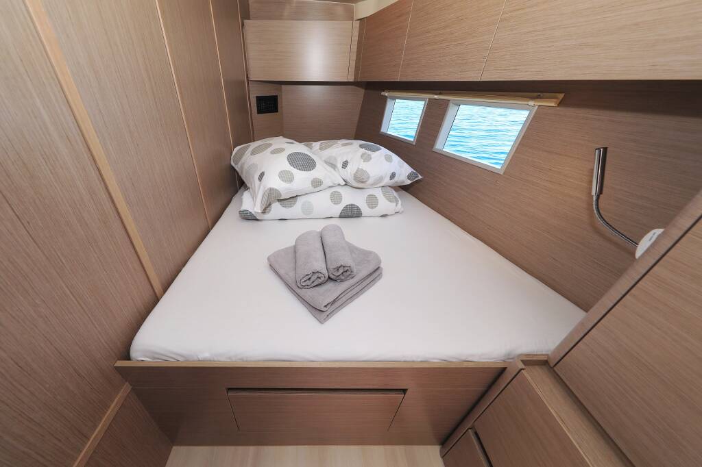 Sailing yacht Hanse 588 Mivasa