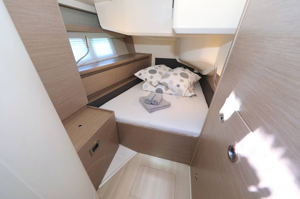 Sailing yacht Hanse 588 Mivasa