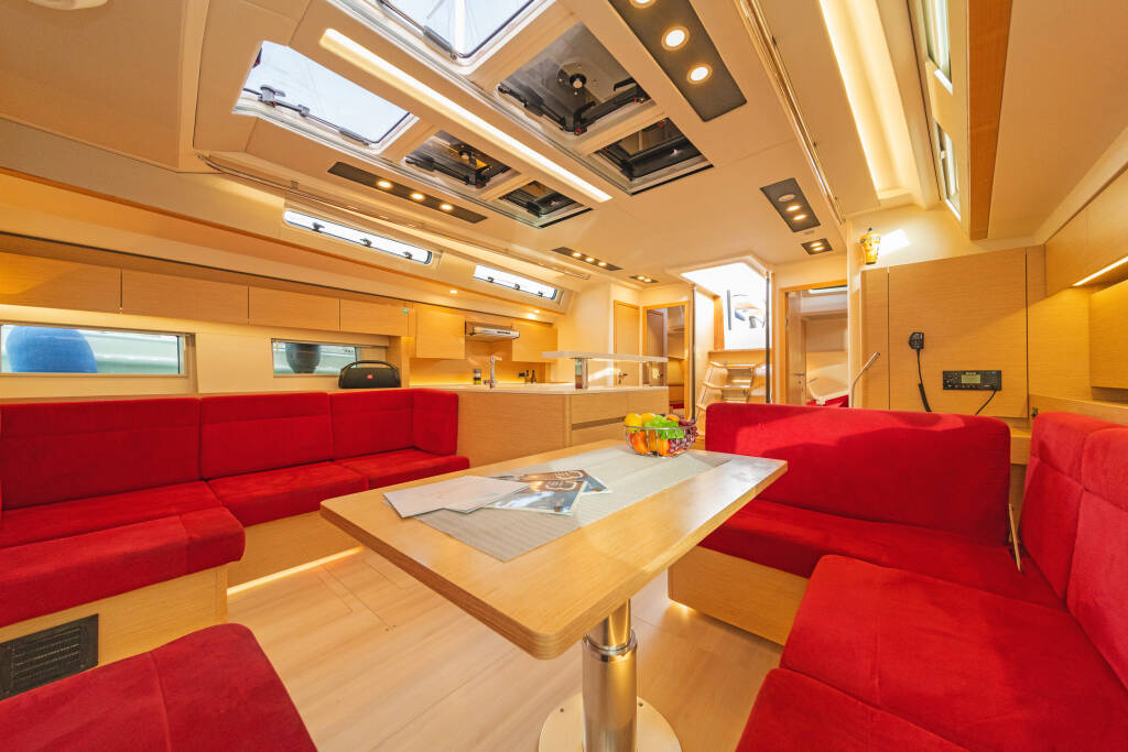 Segelyachten Hanse 588 Amadea