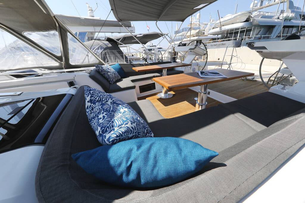 Sailing yacht Hanse 588 Superstar