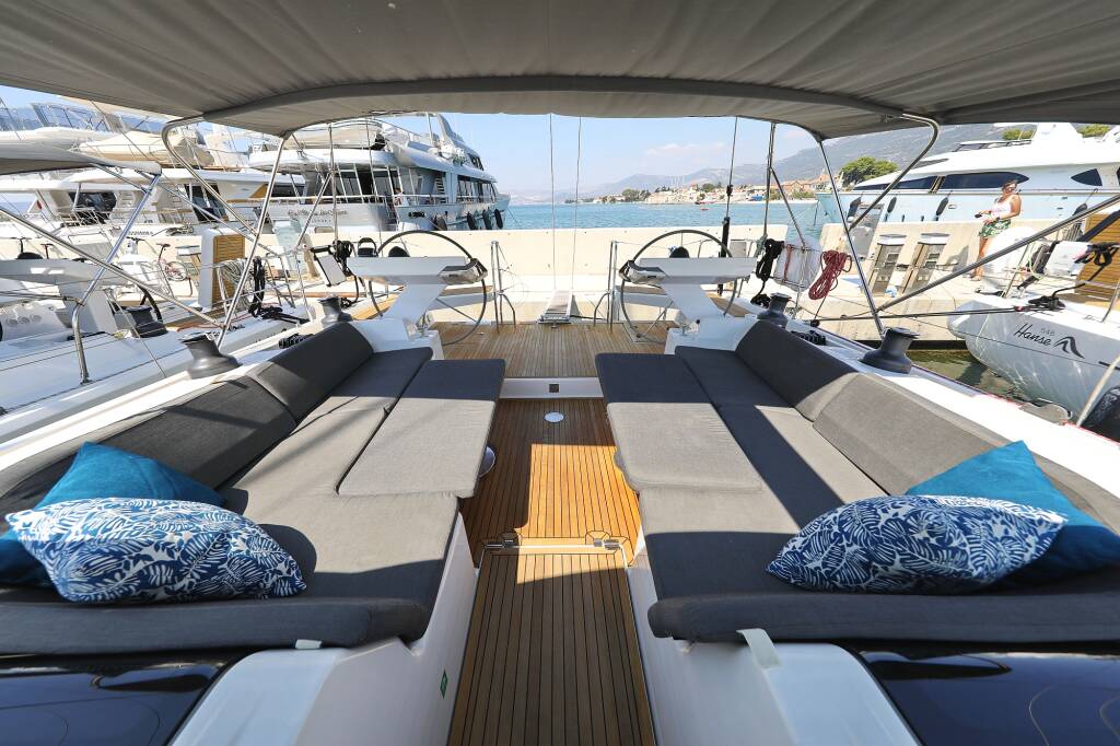 Sailing yacht Hanse 588 Superstar