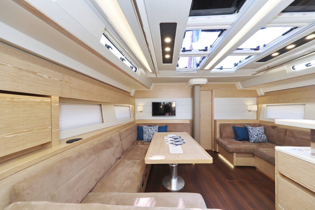 Sailing yacht Hanse 588 Superstar