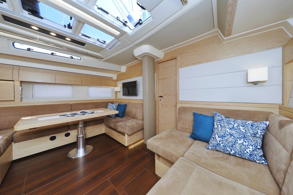 Sailing yacht Hanse 588 Superstar