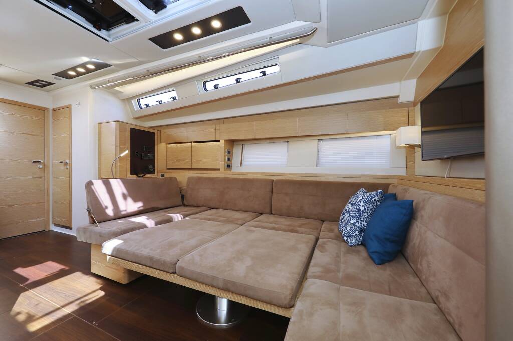 Sailing yacht Hanse 588 Superstar