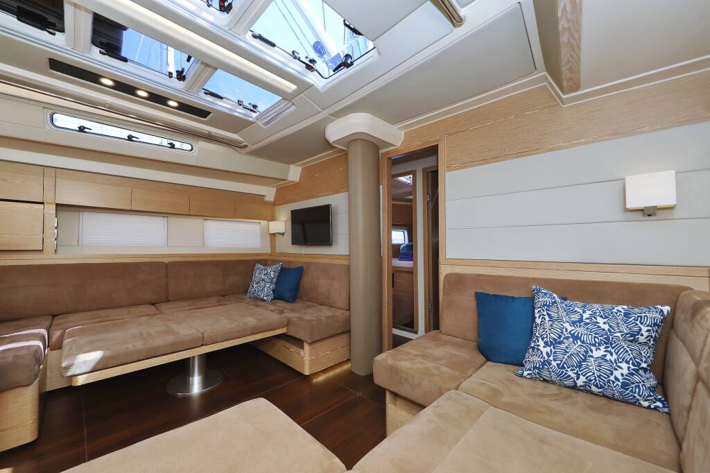 Sailing yacht Hanse 588 Superstar