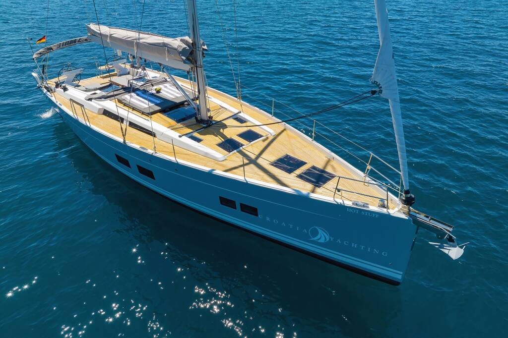 Sailing yacht Hanse 588 Hot Stuff